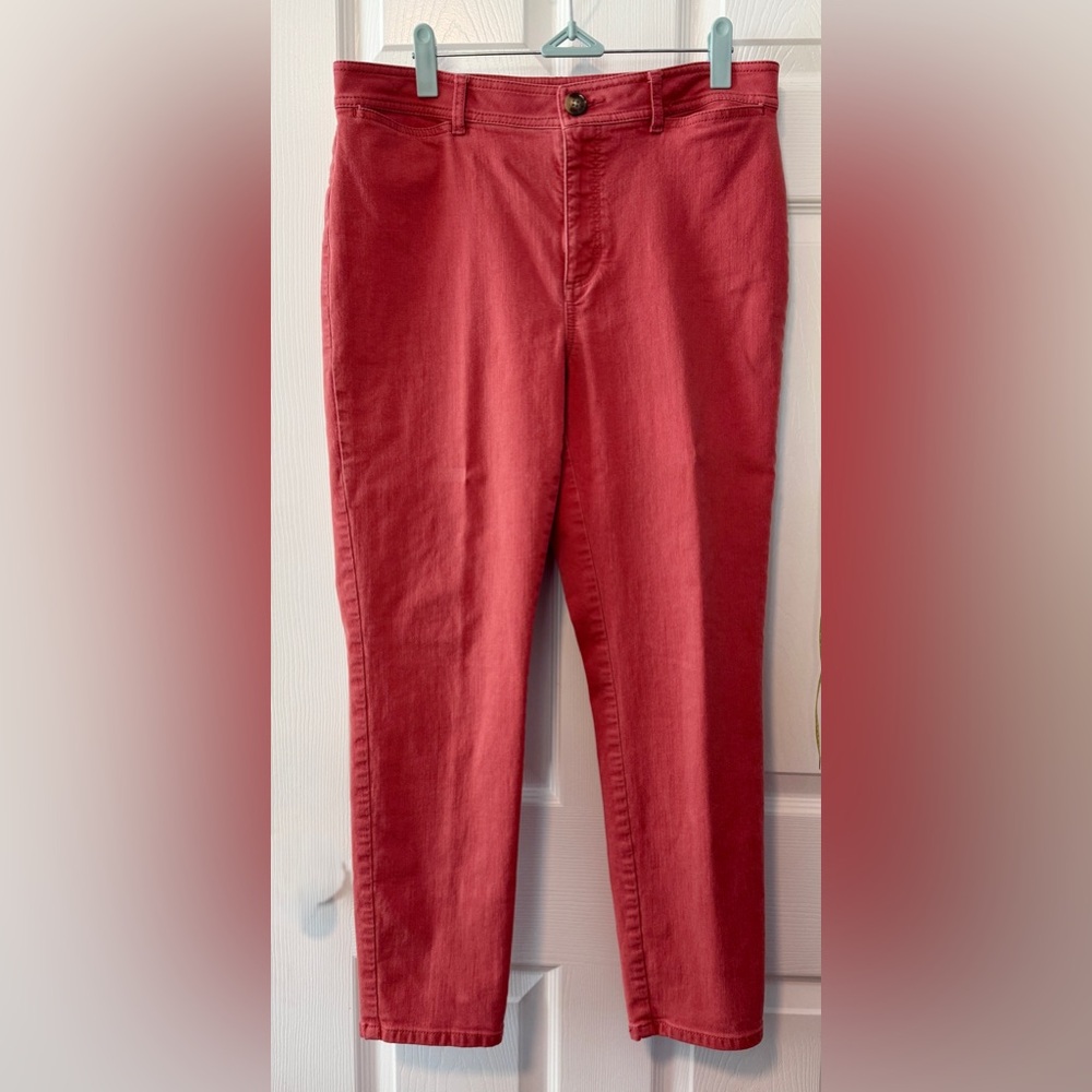 LOFT Women's curvy fit cropped jeans